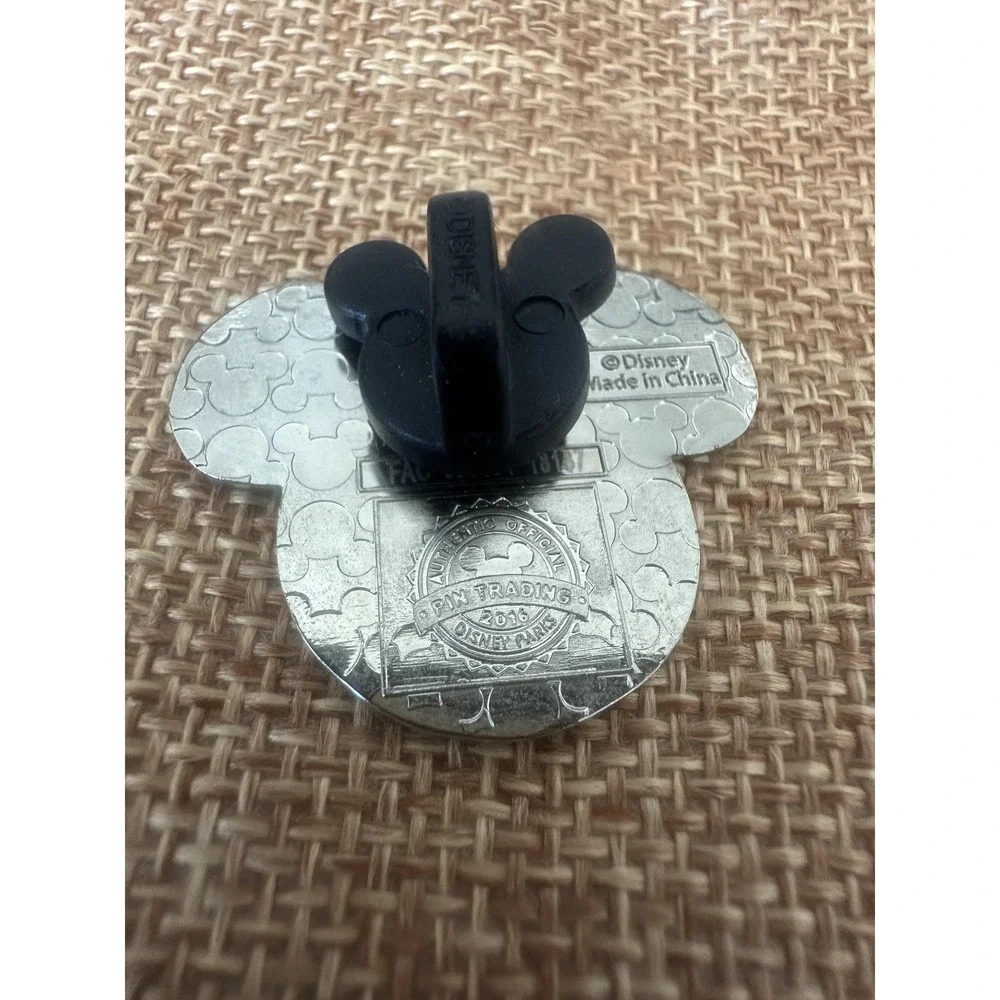 Disney authentic minnie